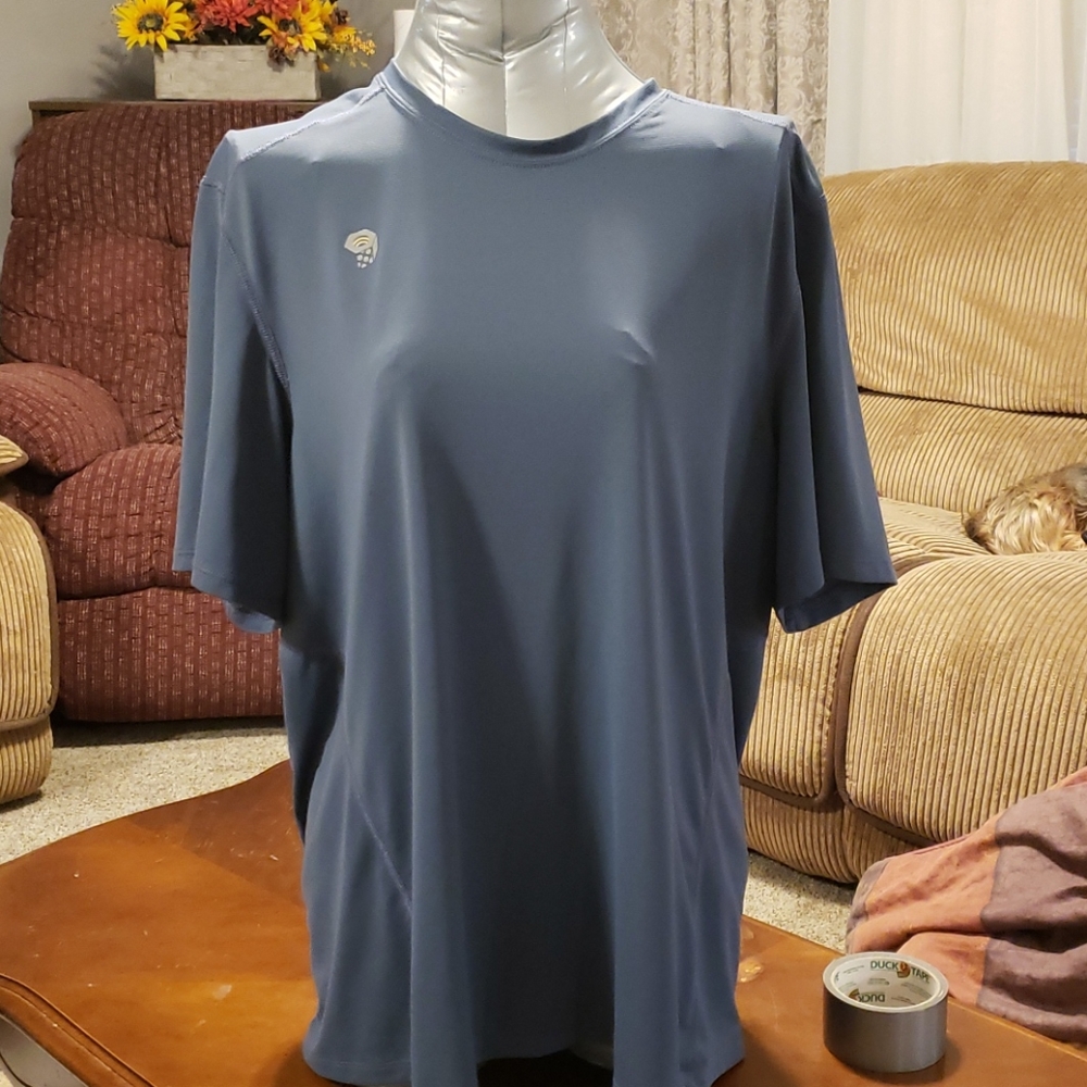 Mountain hardware mens tshirt